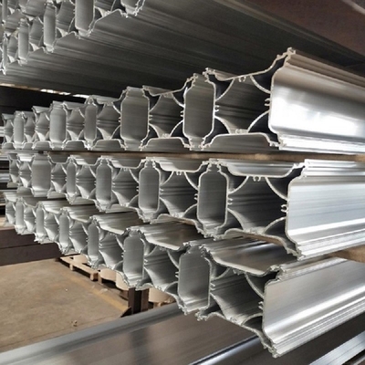 La Cina Profili di alluminio ad alta resistenza su misura dell'estrusione con buona resistenza al calore fornitore