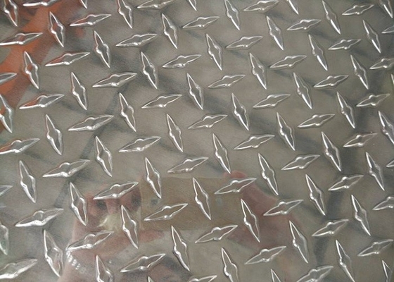 Porcellana Piatto di alluminio/3003 larghezze del diamante di rivestimento luminoso del piatto dell'alluminio su misura fornitore