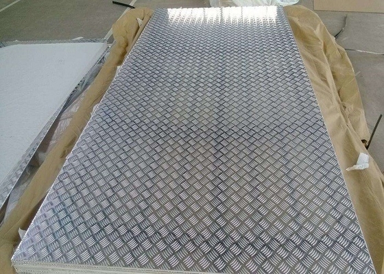 La Cina 2000 mm - 6000 mm di lunghezza Finitura del laminatoio a scacchiera in alluminio fornitore