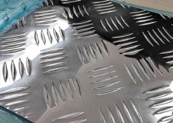 Porcellana Strato di alluminio di rivestimento luminoso brillante, piatto dell'alluminio del piatto del passo di 3003 5 Antivari fornitore