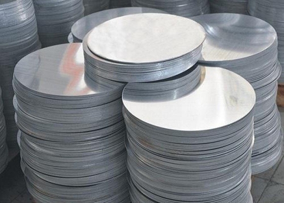 La Cina 0.4 - peso leggero rotondo di alluminio di densità bassa del disco A1060 di 4.0mm per le pentole/le luci fornitore