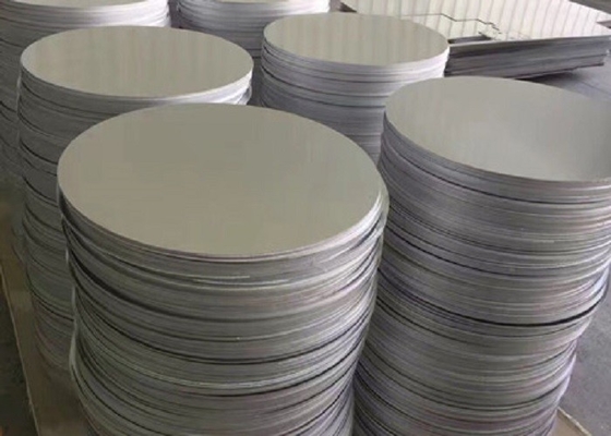 La Cina Il disco rotondo di alluminio 1100 di densità bassa 1050, spazii in bianco di alluminio del cerchio della pressofusione fornitore