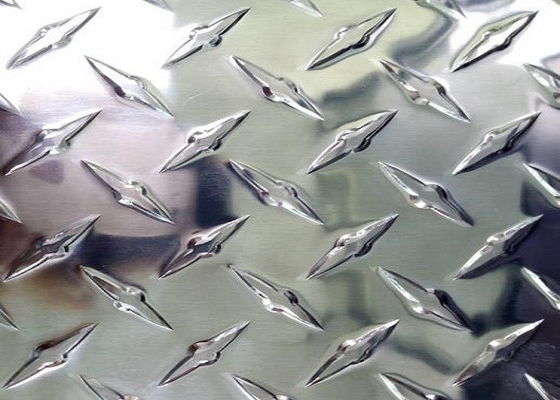 La Cina Piatto di alluminio alzato strato/5 di Antivari del diamante del piatto di alluminio del passo per pavimentare fornitore